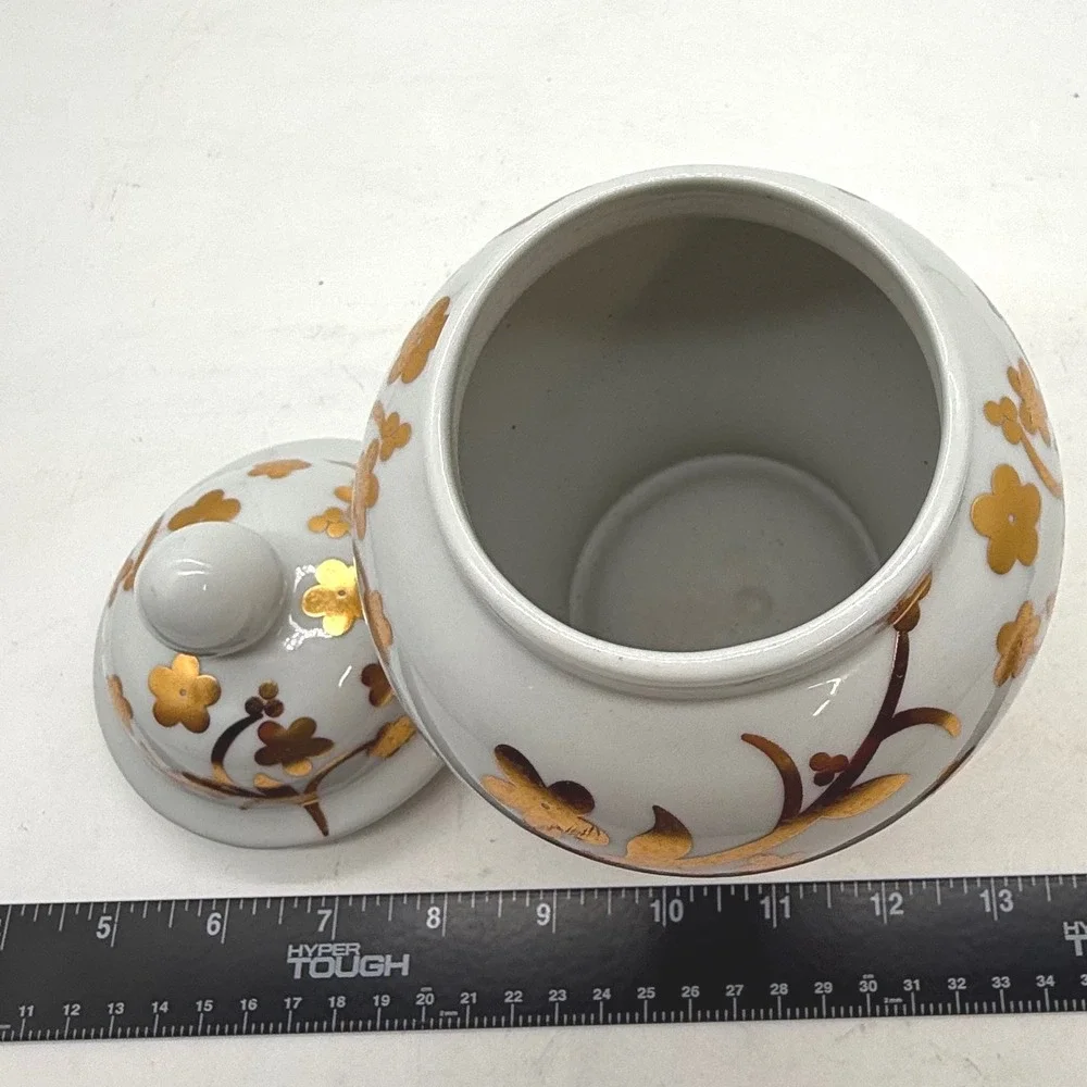 White Ceramic Ginger Jar Gold Floral Vine‎ Chinoiserie Temple hollywood regency